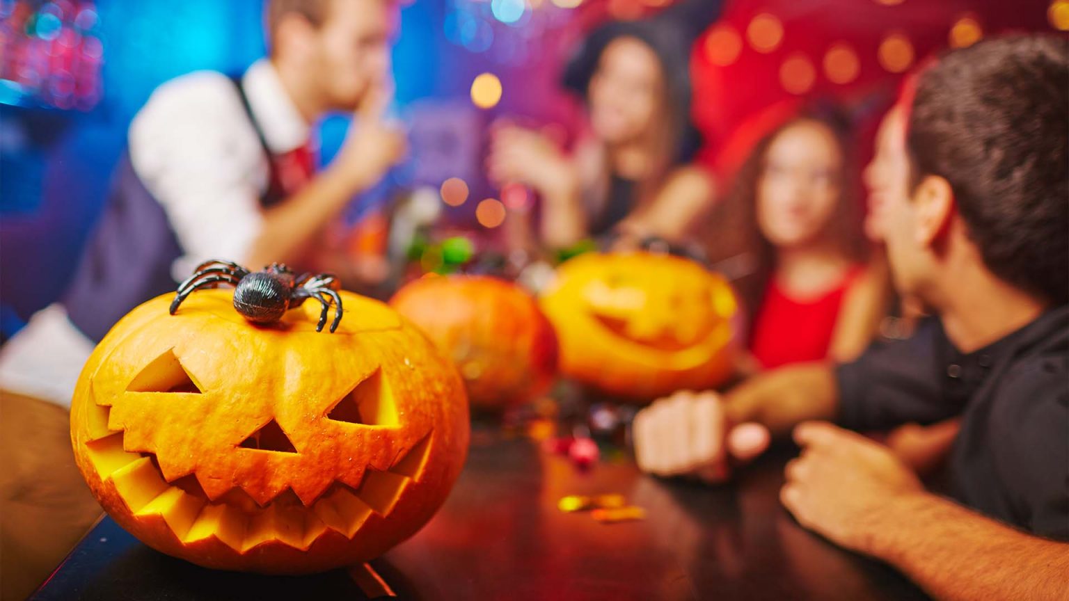 How To Throw A Halloween Party In High School